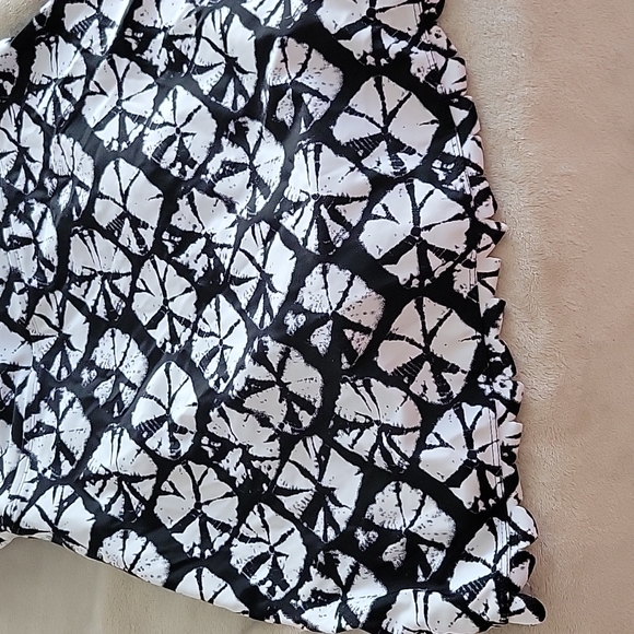 Swimsuit - Picture 6 of 8